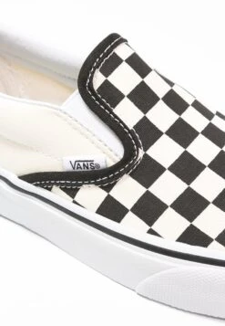 Vans Classic Slip-On - Slip-Ons -Vans Shop UK e916da61de894344a64ba12199f3864a