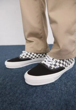 Vans LX AUTHENTIC HARRIS TWEED UNISEX - Trainers - Duck White/black -Vans Shop UK e9b7d3560c5543d9bbe111e3b4af57e2 1