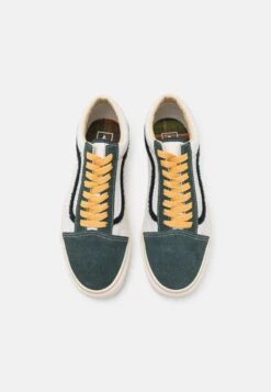 Vans Ua Old Skool Unisex - Trainers - Darkest Spruce -Vans Shop UK ec5fdb03a61d47a49ebbbdb08f0a0ed9