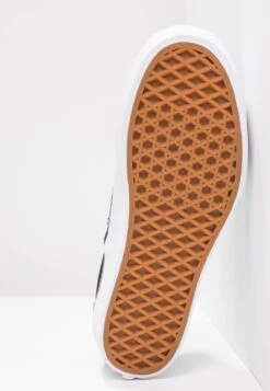 Vans Ua Classic Slip-On Platform - Slip-Ons 15 Vans Ua Classic Slip-On Platform - Slip-Ons -Vans Shop UK eca95da650aa4f5cb83bd997e224b54c