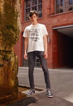 Vans Lowland Cc Unisex - High-Top Trainers - Drizzle/True White 12 Vans Lowland Cc Unisex - High-Top Trainers - Drizzle/True White -Vans Shop UK ed7e488ef8054b3fbb65ba8c7b546b26