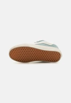 Vans KNU SKOOL UNISEX - Skate Shoes - Puritan Gray -Vans Shop UK f22f5283164648649af761d1aab9c423