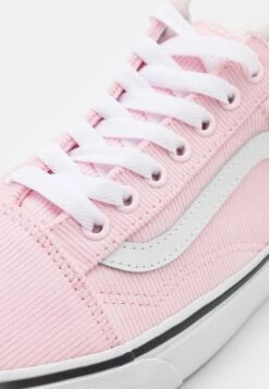 Vans Old Skool Unisex - Trainers - Pink -Vans Shop UK f2a8d4e71512456cafe7af6d66d4d776
