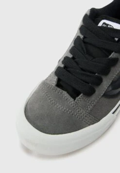 Vans KNU SKOOL - Skate Shoes - Pewter -Vans Shop UK f2bcc46ab4ff4a48bf55177130006462