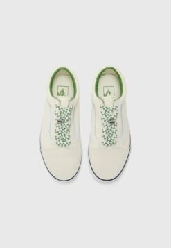 Vans OLD SKOOL UNISEX - Trainers - Marshmallow/green -Vans Shop UK f3cf500586de448ba671a0527f7f2133