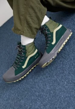 Vans MTE SK8-HI GORE TEX UNISEX - High-top Trainers - Incense -Vans Shop UK f50e547324c74e9a9bb00e4978dcd0cd