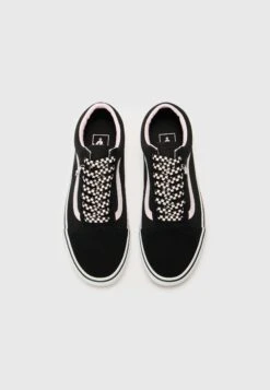 Vans OLD SKOOL - Trainers - Black/white -Vans Shop UK f5cf8e7a6d5a49cd9db90a9b922c24bc