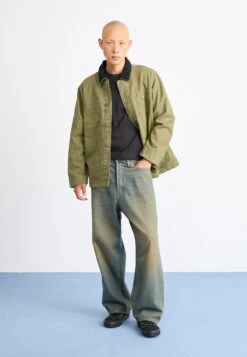 Vans OLD SKOOL UNISEX - Trainers - Mono Pop Black -Vans Shop UK f654cb30a05c4f42b5fd82ba67497b2a