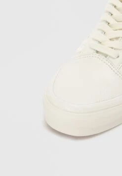 Vans OLD SKOOL - Trainers - Marshmallow -Vans Shop UK fb27600e17a0456f865df81a0465039e