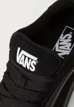 Vans HYLANE UNISEX - Skate Shoes - Black -Vans Shop UK fcea4d013d95411bbac746177cd307ae