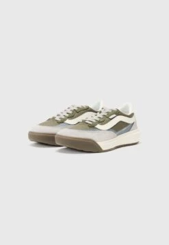 Vans MTE ULTRARANGE 2.0 SE UNISEX - Trainers - Olive -Vans Shop UK fd983cfb5a404241bebba8c5b48d2520