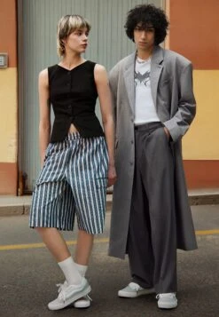 Vans KNU SKOOL UNISEX - Skate Shoes - White/red -Vans Shop UK fe8dfecbd4904175a2931d7b9b38d1f3